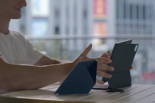 Moft Snap Tablet Stand Ease of Switching