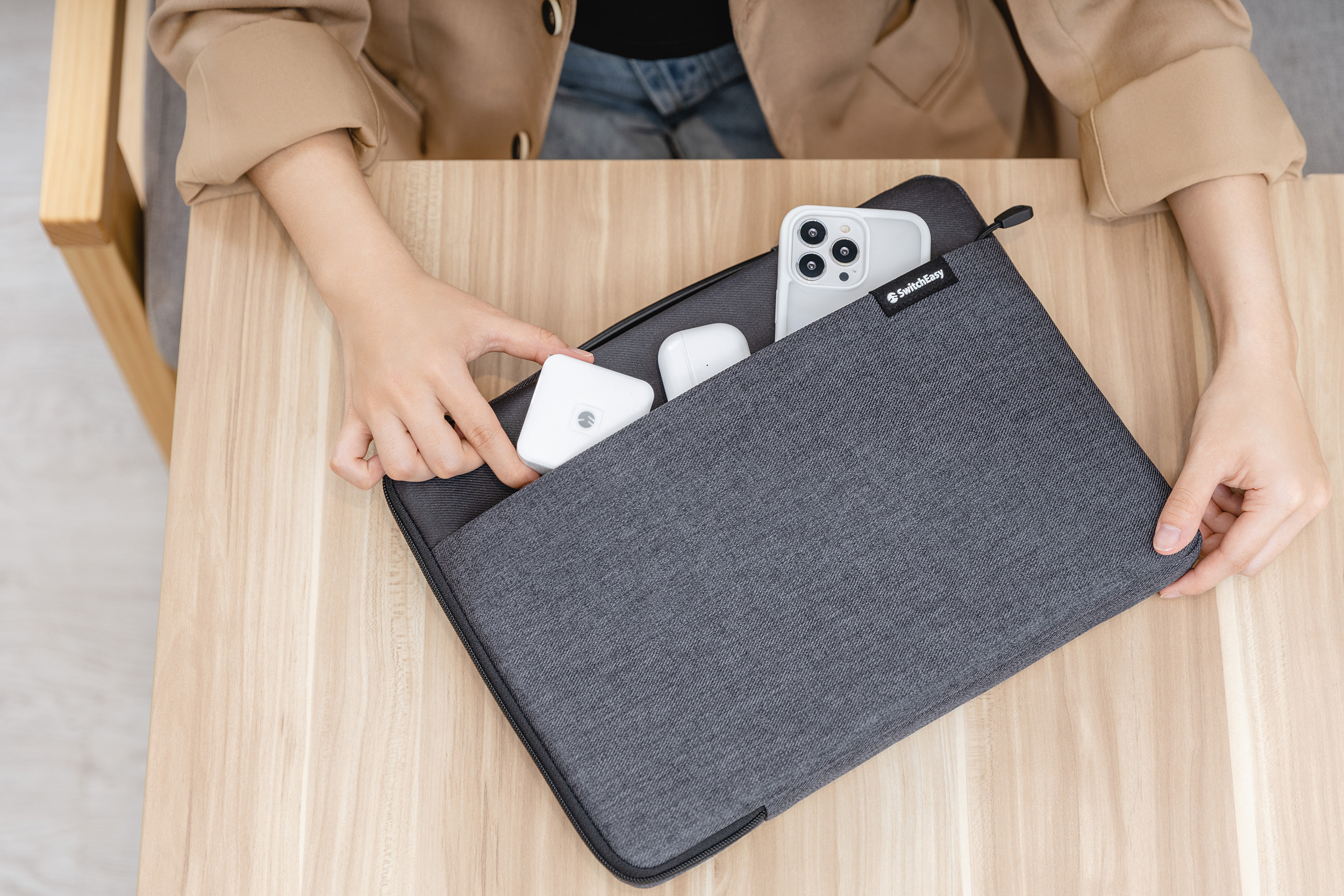 Urban MacBook Sleeve Storage Space