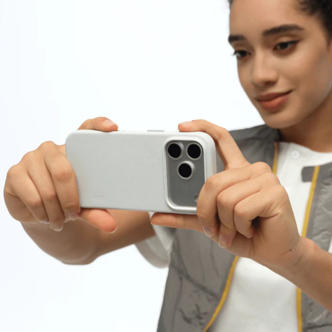 The New Moft iPhone 17 Series Casing Ease of Use