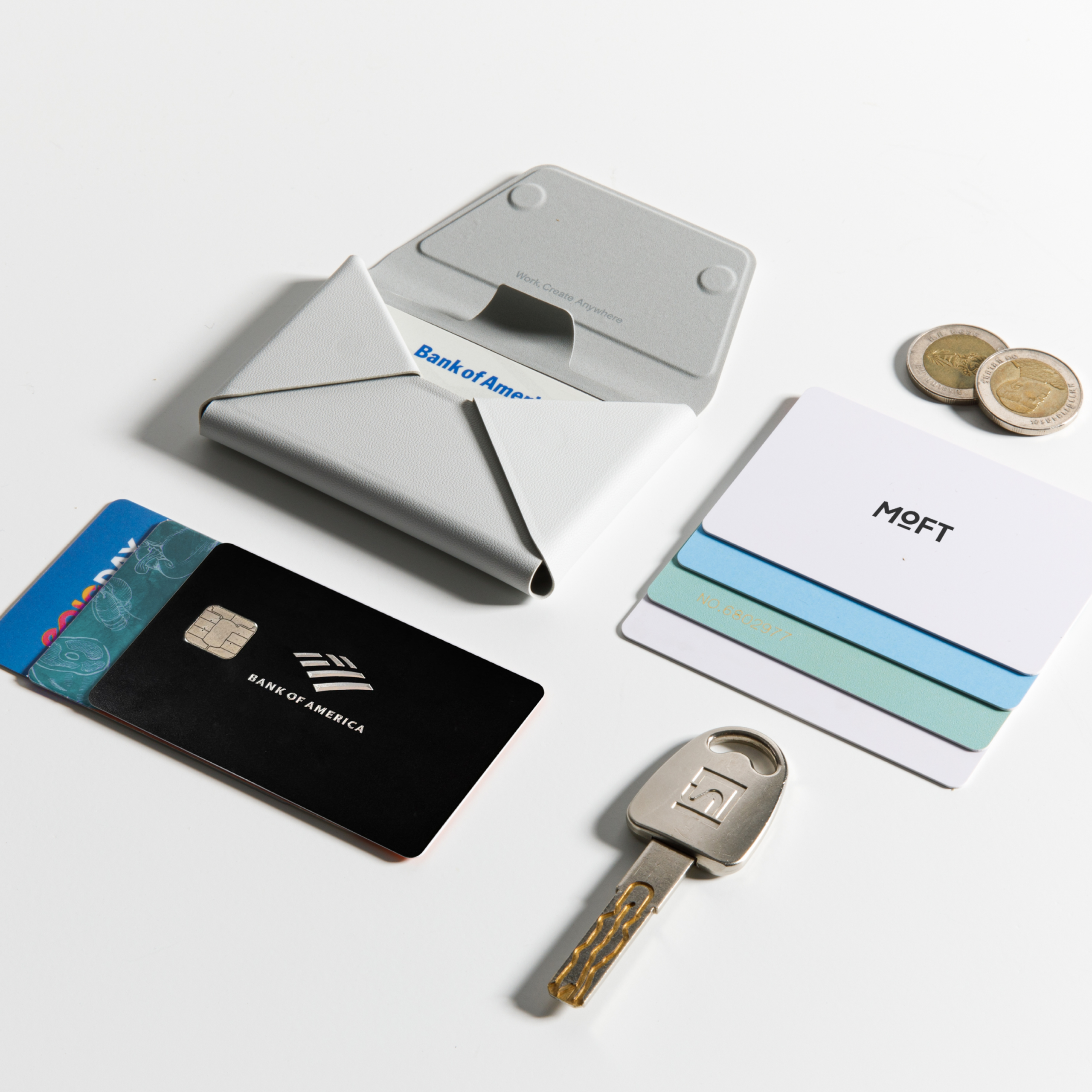Moft Trackable Field Wallet what can the wallet store