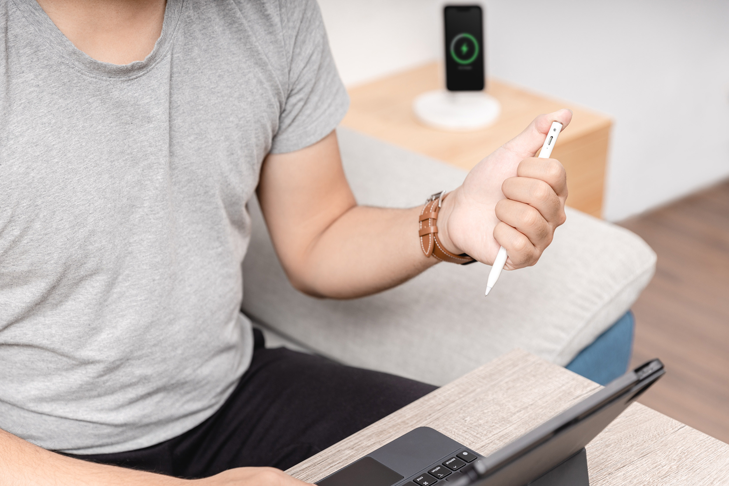 SwitchEasy EasyPencil Pro 4 In Use